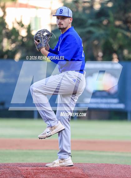 Thumbnail 3 in Burbank vs Crescenta Valley photogallery.