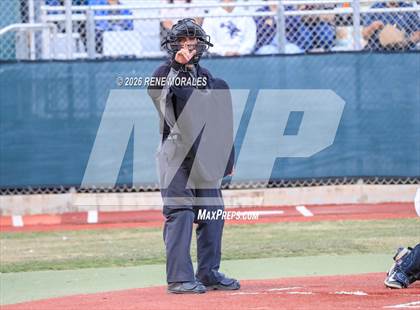 Thumbnail 2 in Burbank vs Crescenta Valley photogallery.