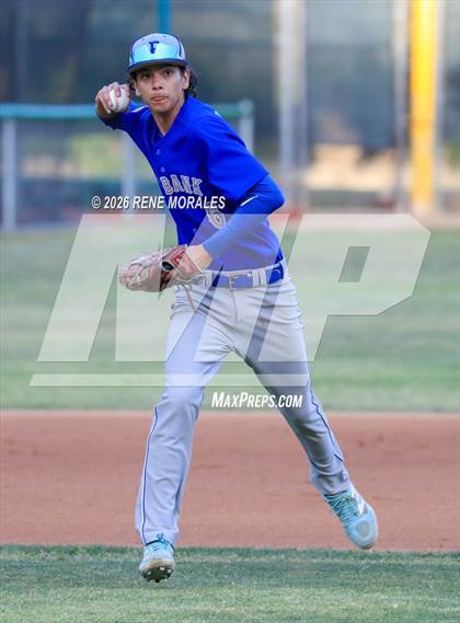 Thumbnail 1 in Burbank vs Crescenta Valley photogallery.