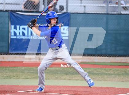 Thumbnail 2 in Burbank vs Crescenta Valley photogallery.