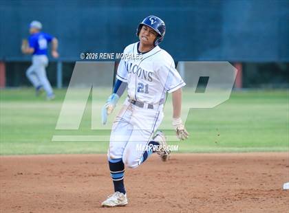 Thumbnail 1 in Burbank vs Crescenta Valley photogallery.