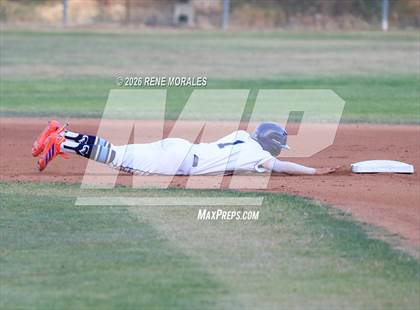 Thumbnail 2 in Burbank vs Crescenta Valley photogallery.