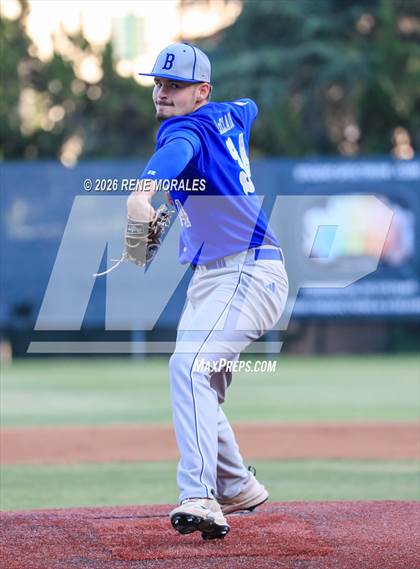 Thumbnail 3 in Burbank vs Crescenta Valley photogallery.