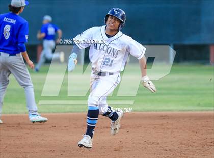 Thumbnail 2 in Burbank vs Crescenta Valley photogallery.