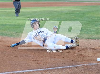 Thumbnail 3 in Burbank vs Crescenta Valley photogallery.