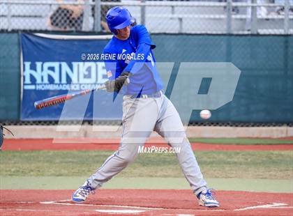 Thumbnail 2 in Burbank vs Crescenta Valley photogallery.