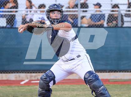 Thumbnail 2 in Burbank vs Crescenta Valley photogallery.