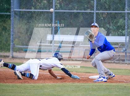 Thumbnail 3 in Burbank vs Crescenta Valley photogallery.
