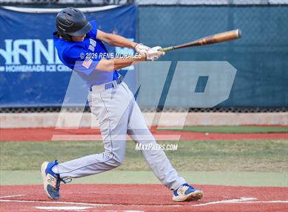 Thumbnail 2 in Burbank vs Crescenta Valley photogallery.