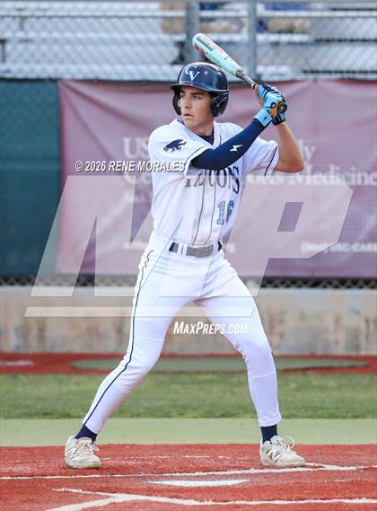 Thumbnail 3 in Burbank vs Crescenta Valley photogallery.