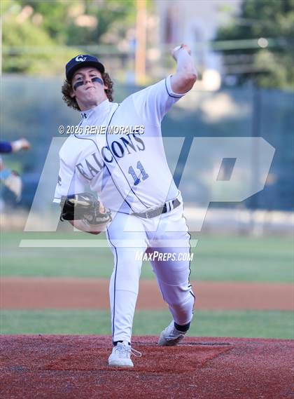 Thumbnail 2 in Burbank vs Crescenta Valley photogallery.