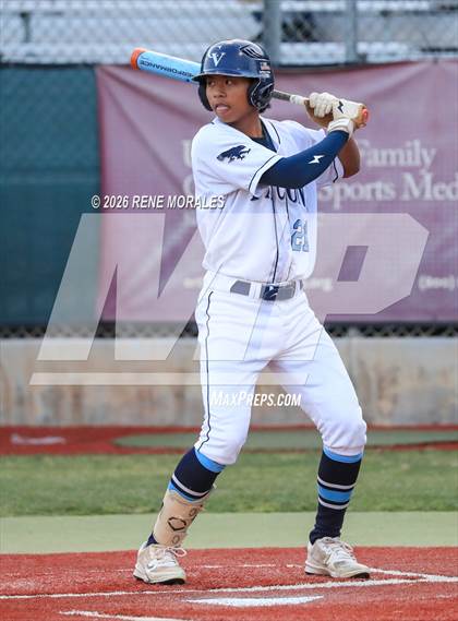 Thumbnail 3 in Burbank vs Crescenta Valley photogallery.