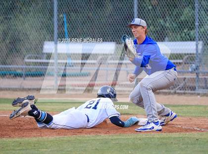 Thumbnail 3 in Burbank vs Crescenta Valley photogallery.