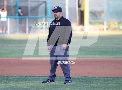 Thumbnail 3 in Burbank vs Crescenta Valley photogallery.