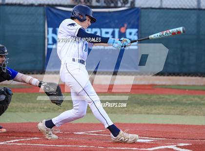 Thumbnail 2 in Burbank vs Crescenta Valley photogallery.