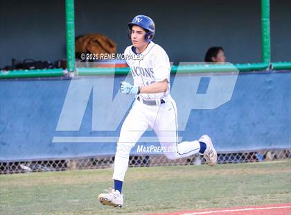 Thumbnail 1 in Burbank vs Crescenta Valley photogallery.