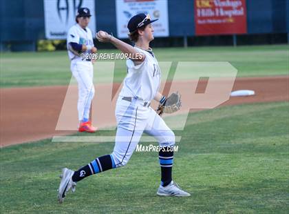 Thumbnail 3 in Burbank vs Crescenta Valley photogallery.
