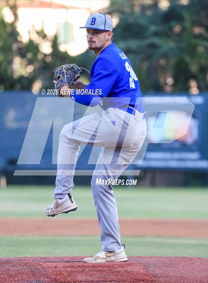 Thumbnail 2 in Burbank vs Crescenta Valley photogallery.