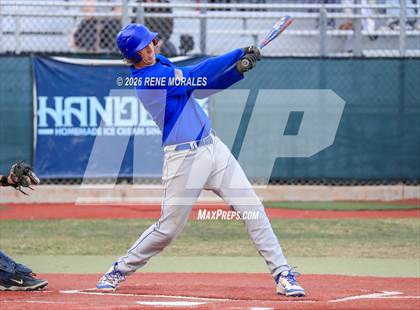 Thumbnail 3 in Burbank vs Crescenta Valley photogallery.