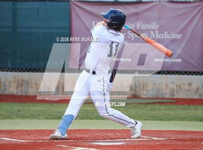Thumbnail 2 in Burbank vs Crescenta Valley photogallery.