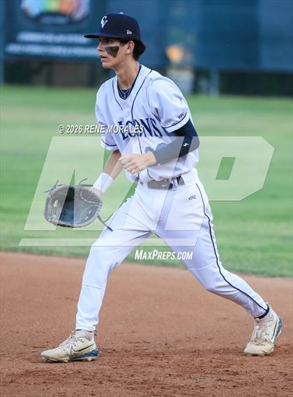 Thumbnail 2 in Burbank vs Crescenta Valley photogallery.