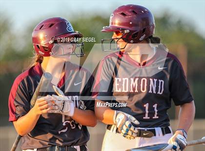Thumbnail 2 in Deer Creek @ Edmond Memorial photogallery.