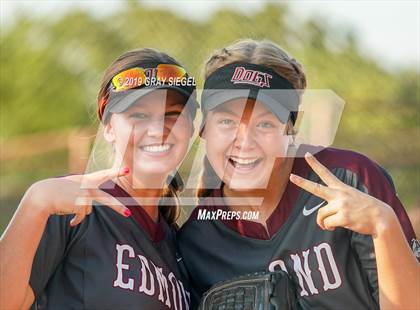 Thumbnail 2 in Deer Creek @ Edmond Memorial photogallery.
