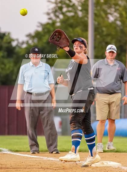 Thumbnail 3 in Deer Creek @ Edmond Memorial photogallery.