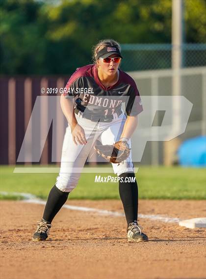 Thumbnail 3 in Deer Creek @ Edmond Memorial photogallery.