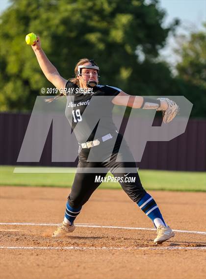 Thumbnail 2 in Deer Creek @ Edmond Memorial photogallery.
