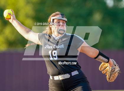 Thumbnail 2 in Deer Creek @ Edmond Memorial photogallery.