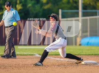 Thumbnail 2 in Deer Creek @ Edmond Memorial photogallery.