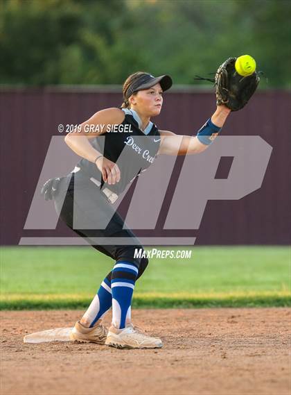 Thumbnail 3 in Deer Creek @ Edmond Memorial photogallery.