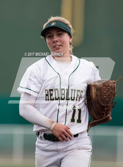 Thumbnail 3 in Lassen @ Red Bluff photogallery.