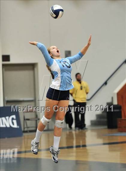 Thumbnail 2 in La Salle vs. St. Lucy's (CIF SS D2AA Final) photogallery.