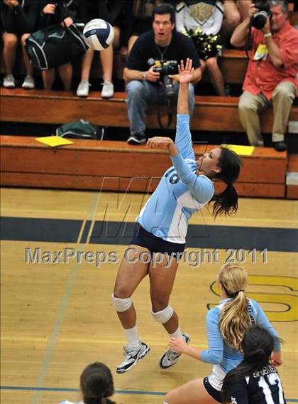 Thumbnail 3 in La Salle vs. St. Lucy's (CIF SS D2AA Final) photogallery.