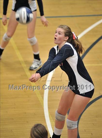 Thumbnail 1 in La Salle vs. St. Lucy's (CIF SS D2AA Final) photogallery.