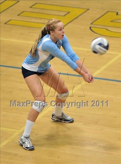 Thumbnail 3 in La Salle vs. St. Lucy's (CIF SS D2AA Final) photogallery.