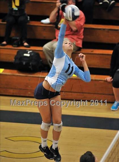 Thumbnail 1 in La Salle vs. St. Lucy's (CIF SS D2AA Final) photogallery.