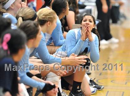 Thumbnail 2 in La Salle vs. St. Lucy's (CIF SS D2AA Final) photogallery.