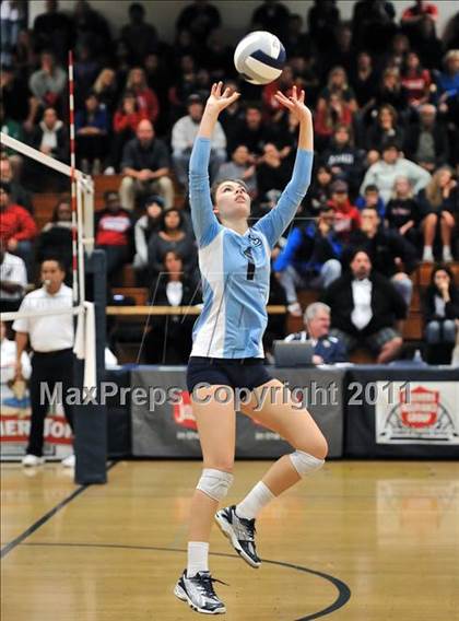 Thumbnail 3 in La Salle vs. St. Lucy's (CIF SS D2AA Final) photogallery.