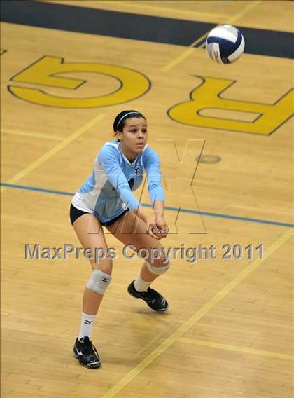 Thumbnail 2 in La Salle vs. St. Lucy's (CIF SS D2AA Final) photogallery.