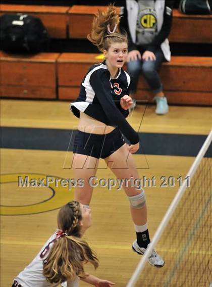 Thumbnail 3 in La Salle vs. St. Lucy's (CIF SS D2AA Final) photogallery.