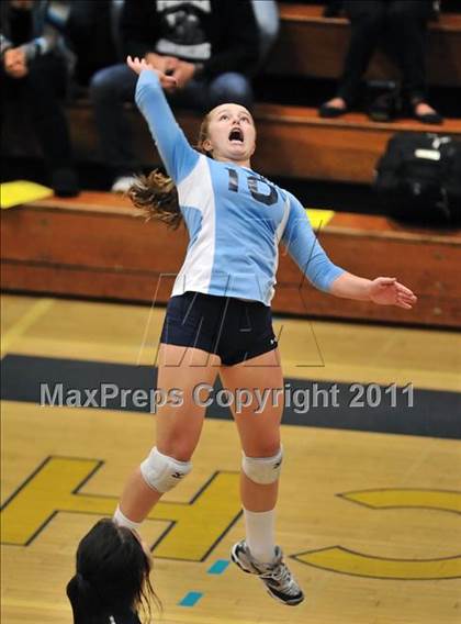 Thumbnail 3 in La Salle vs. St. Lucy's (CIF SS D2AA Final) photogallery.