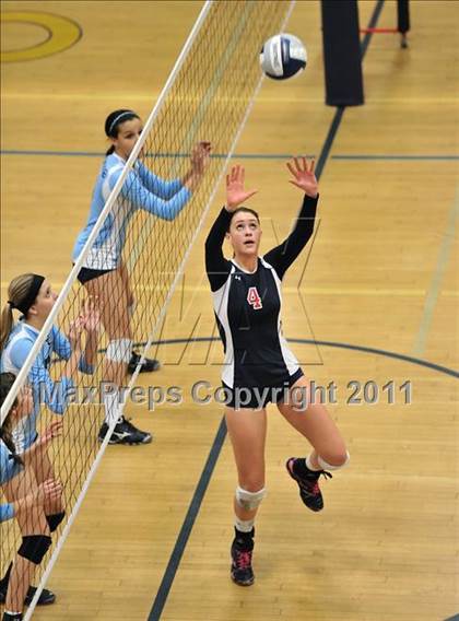 Thumbnail 3 in La Salle vs. St. Lucy's (CIF SS D2AA Final) photogallery.