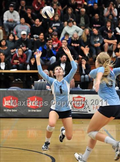 Thumbnail 1 in La Salle vs. St. Lucy's (CIF SS D2AA Final) photogallery.