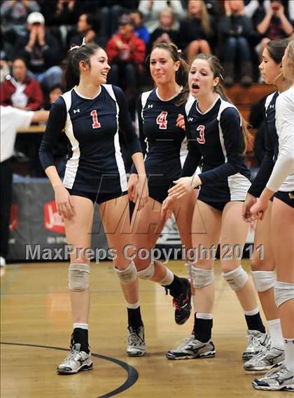 Thumbnail 1 in La Salle vs. St. Lucy's (CIF SS D2AA Final) photogallery.