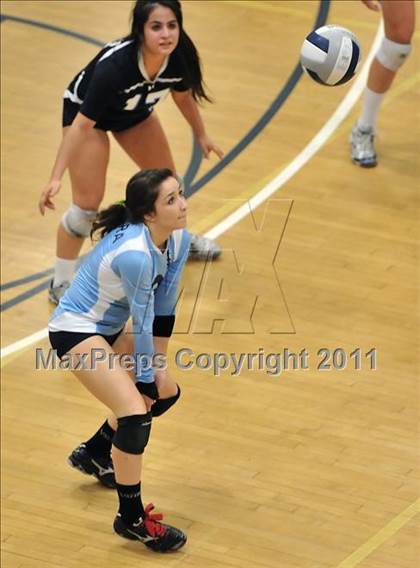 Thumbnail 2 in La Salle vs. St. Lucy's (CIF SS D2AA Final) photogallery.