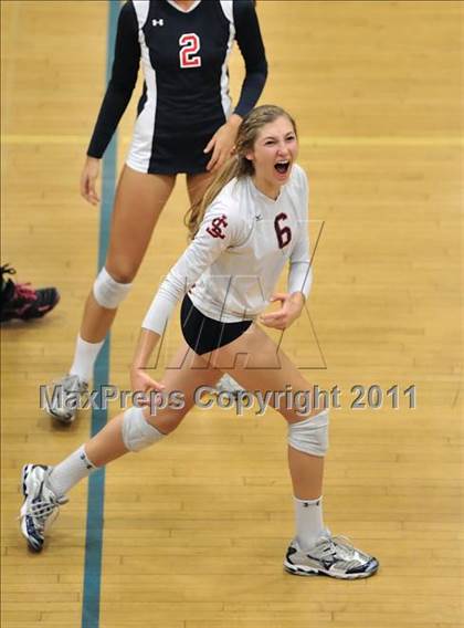 Thumbnail 2 in La Salle vs. St. Lucy's (CIF SS D2AA Final) photogallery.