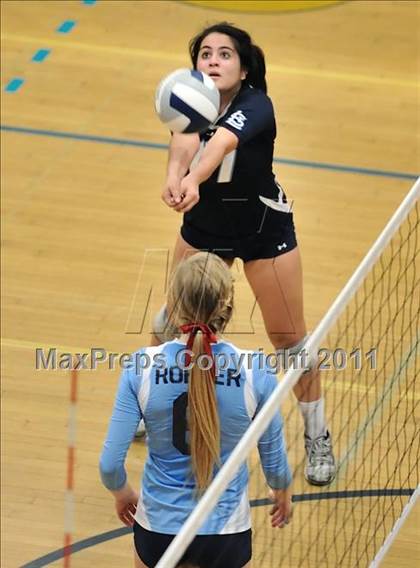 Thumbnail 3 in La Salle vs. St. Lucy's (CIF SS D2AA Final) photogallery.